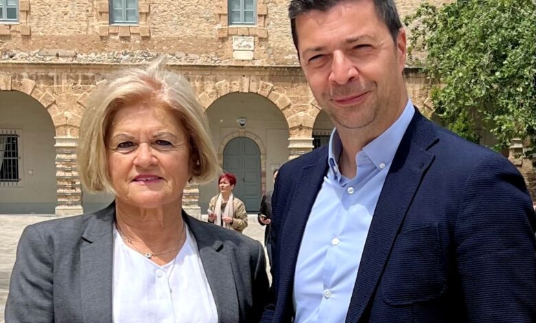ΝΙΚΟΛΑΟΥ ΕΛΕΝΑ