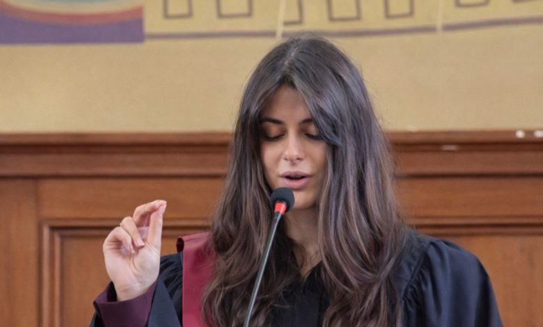 Apofoitisi me prwtia gia tin efi makari apo to panteio panepistimio