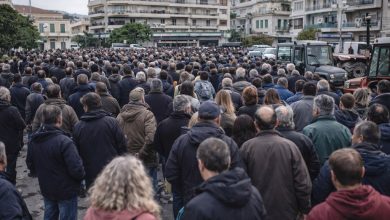 Argos maziki summetoxi sti laiki agora stin panelladiki apergia paragwgwn kai emporwn