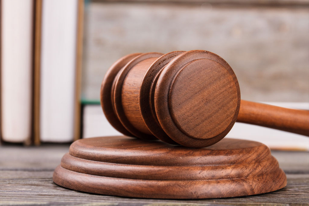 Dimos nafpliewn proswrini epanaproslipsi ergazomenou meta apo apofasi prwtodikeiou