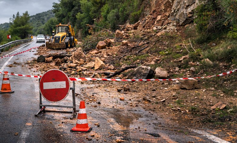 Nafplio kleisto paramenei tmima tou dromou arvanitias karathwnas meta apo katolisthiseis