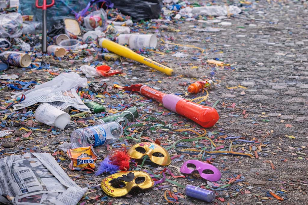 Tolo parapona gia tin kathariotita meta tis apokriatikes ekdilwseis kataggelies gia kathusteriseis stin apokomidi